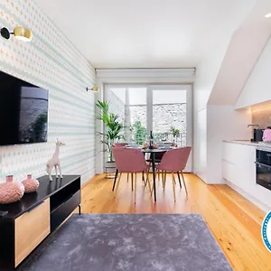 https://whome-csa18-premium-design-apartment.hotels-lisbon-portugal.com
