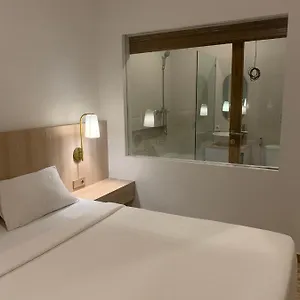 The Hita Апартаменты