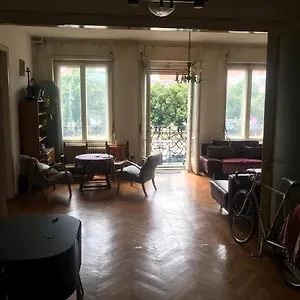 https://spacious-apartman-in-the-center.inbudapesthotels.com