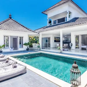 https://villa-maviba.hotelsseminyak.net